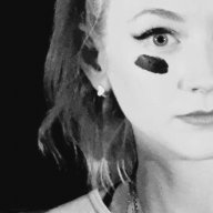 Emily_Kinney